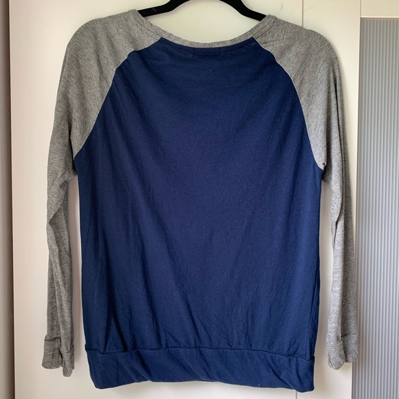 Baseball style shirt - Picture 2 of 3